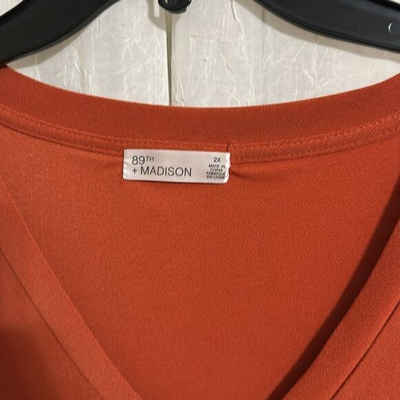 89th + MADISON 2X Rust Burnt Orange Short Sleeve V-Neck Overlay Jersey Top - Picture 7 of 7